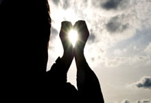 jiuyou官方网站：[CBA]内线魔术师！杨瀚森写意抛投再取两分.